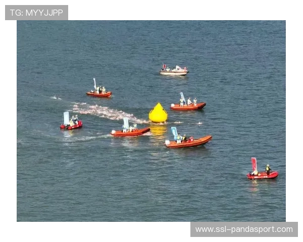 沿海城市举办海上游泳马拉松,吸引国际选手参与